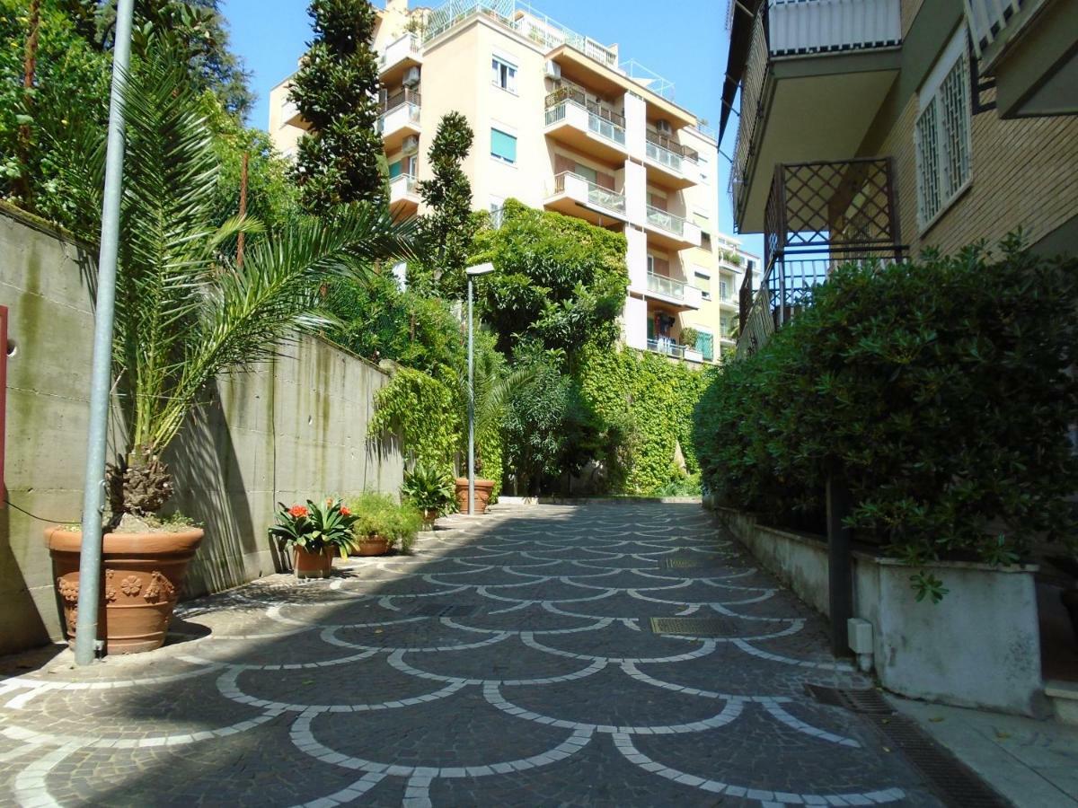 La Tana Di Sofia Hotel Roma Exterior foto
